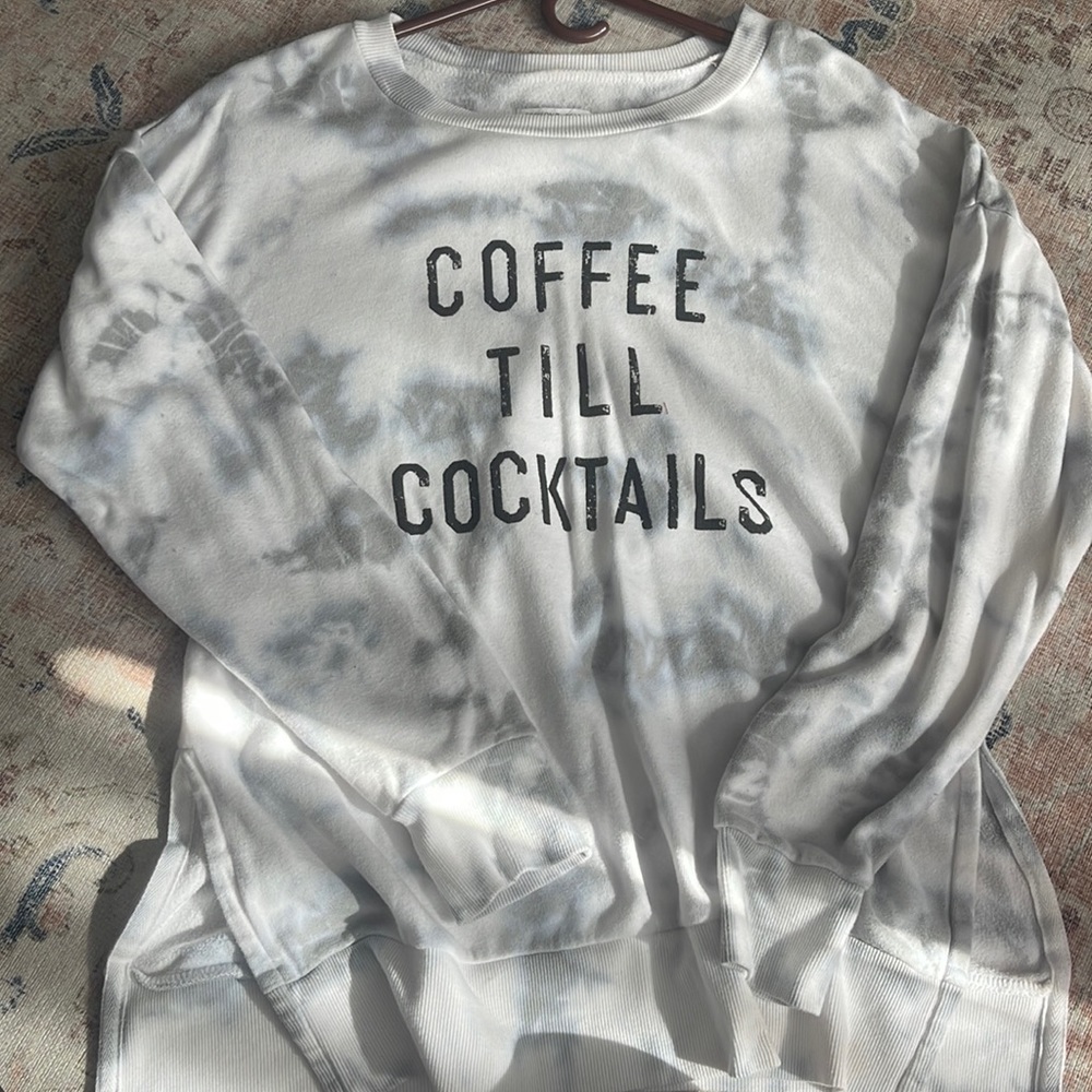 Women’s over sized sweatshirt. Size M.